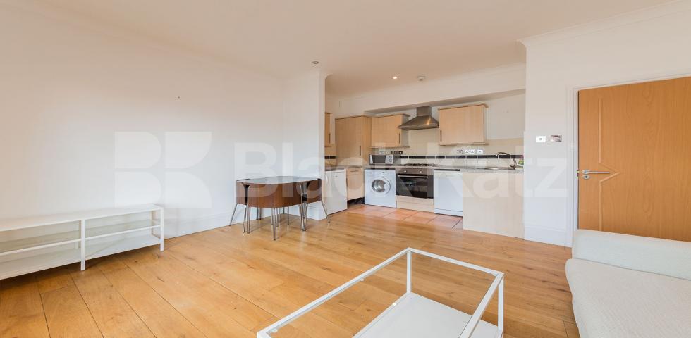 			FANTASTIC 1 BED IN A WELL MAINTAINED BUILDING, 1 Bedroom, 1 bath, 1 reception Flat			 Bridport Place , ISLINGTON-SHOREDITCH PARK 